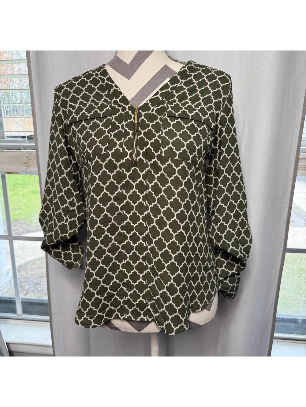 Express Womens Top Green White Size XS Roll Tab Sleeve 100% Polyester